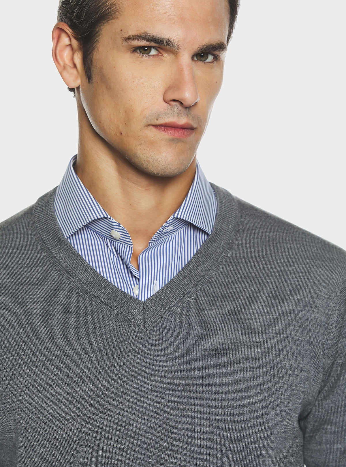 Maglia scollo a V in lana merino