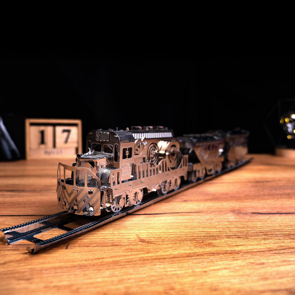 HEAVY LOCO FREIGHT TRAIN-0