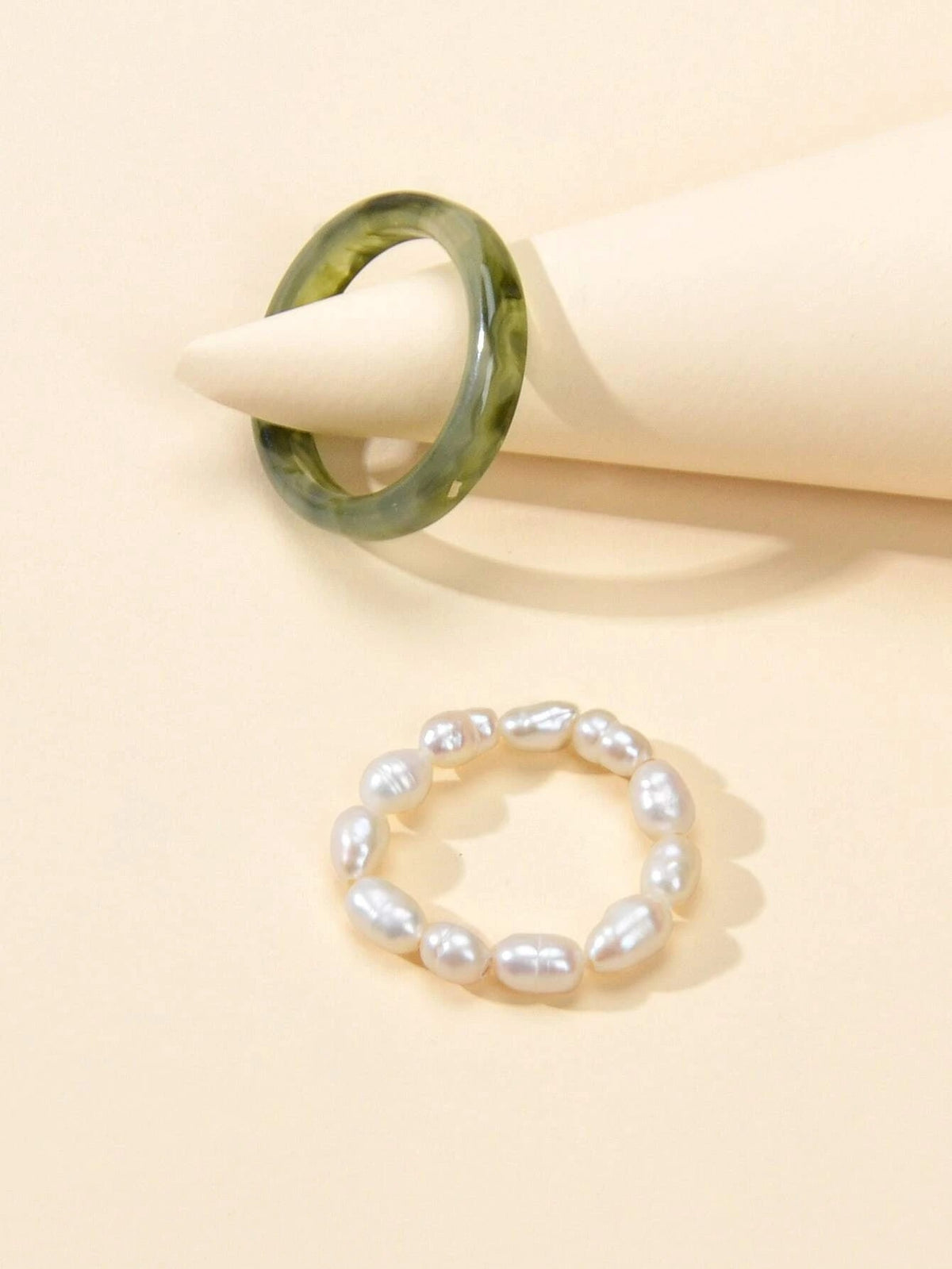 Feelontop 2pcs Pearl Elastic Retro Green Red Acrylic Ring New Women Accessories