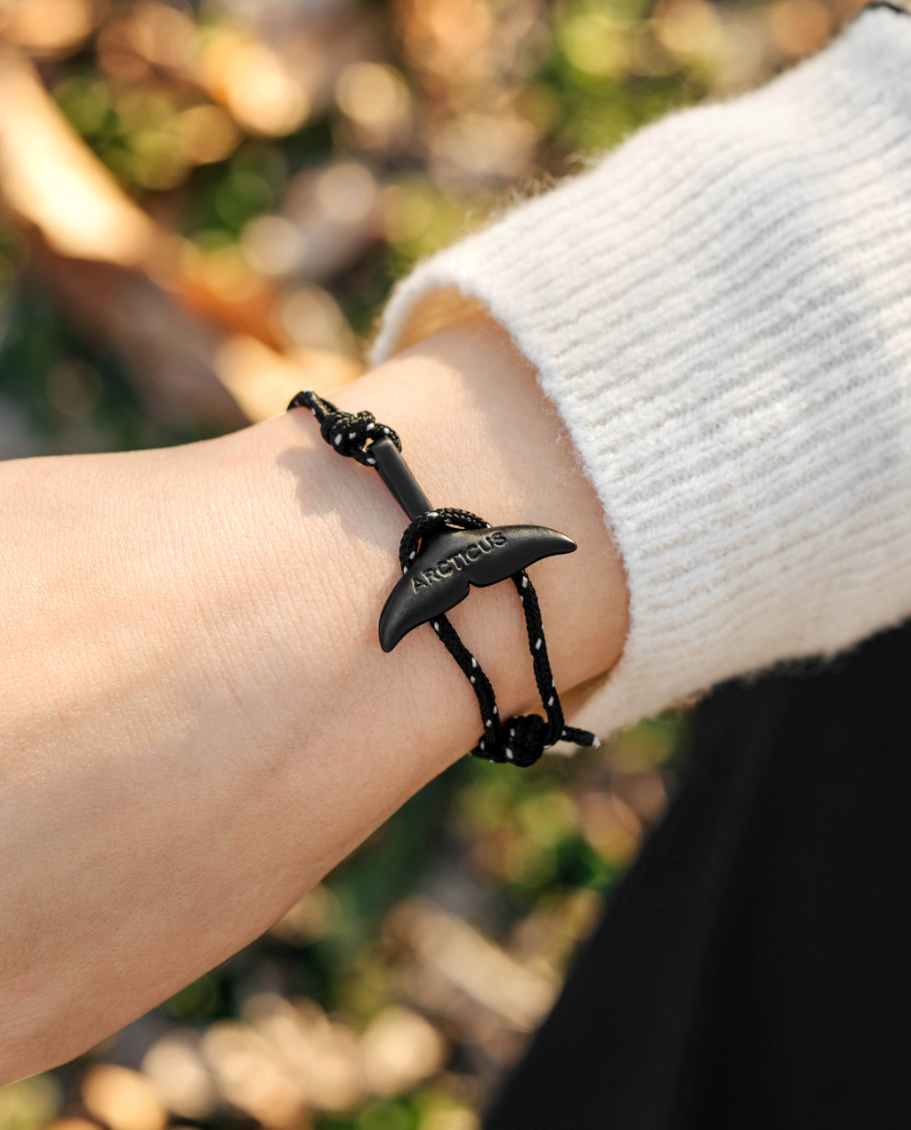 Whale Tail - Black-3