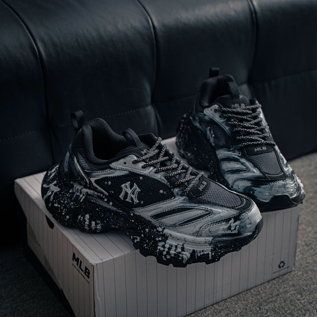 MLB NY-märkta skor i ”dad shoe”-stil med handmålad graffitidesign