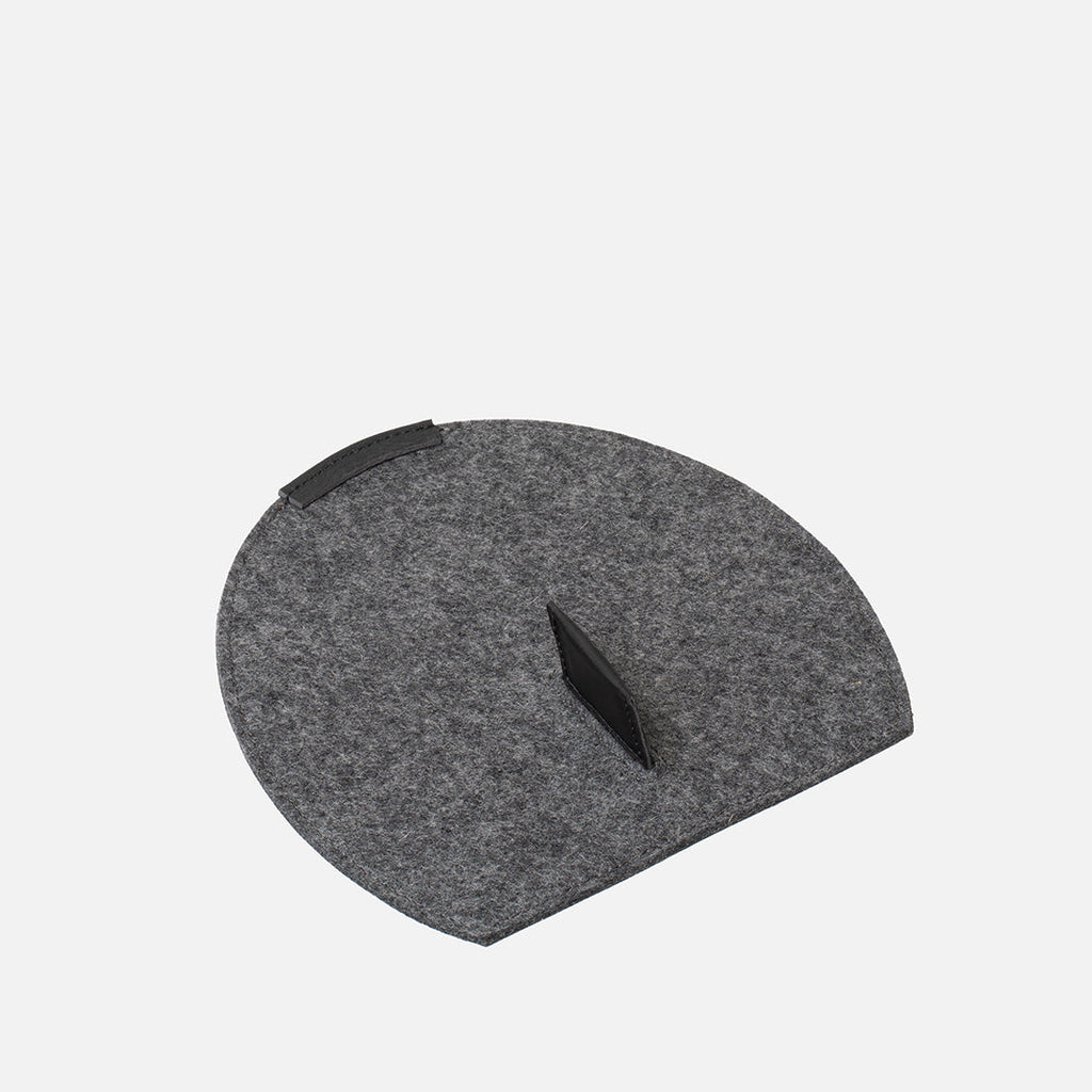 Merino Felt Rest Station 2.0 for AirPods Max-1