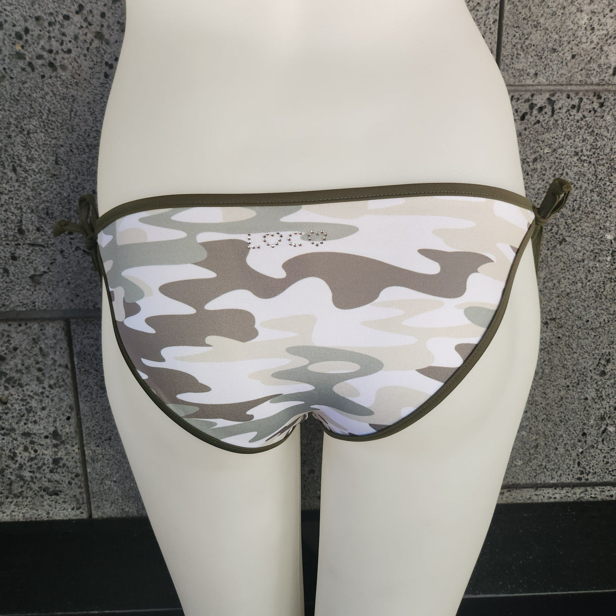 Loco Boutique Camando Removable Bows