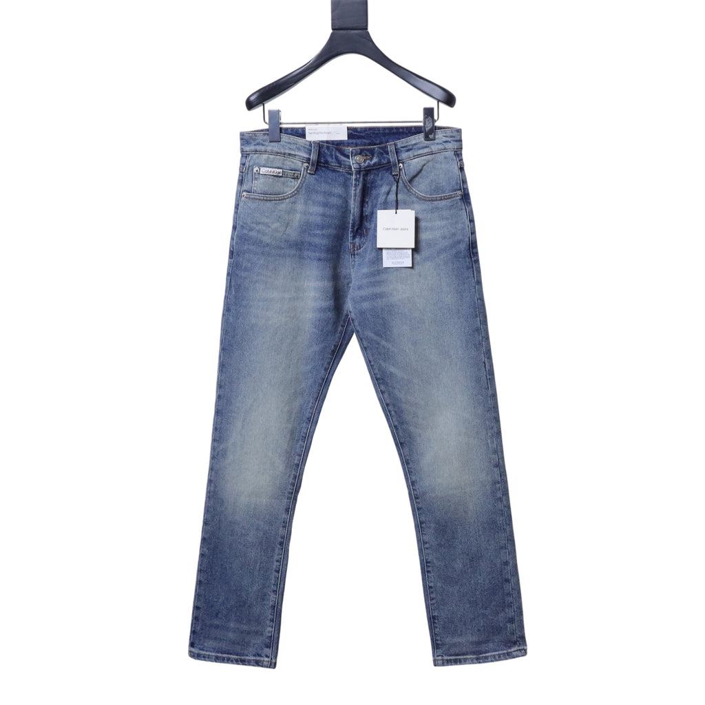 Blå Calvin Klein Jeans framifrån