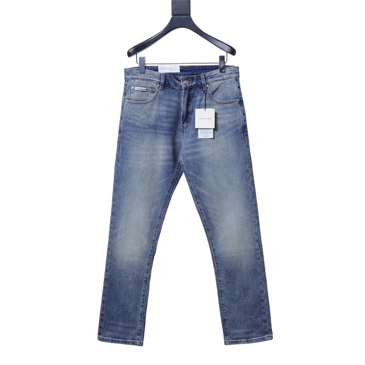 Blå Calvin Klein Jeans framifrån