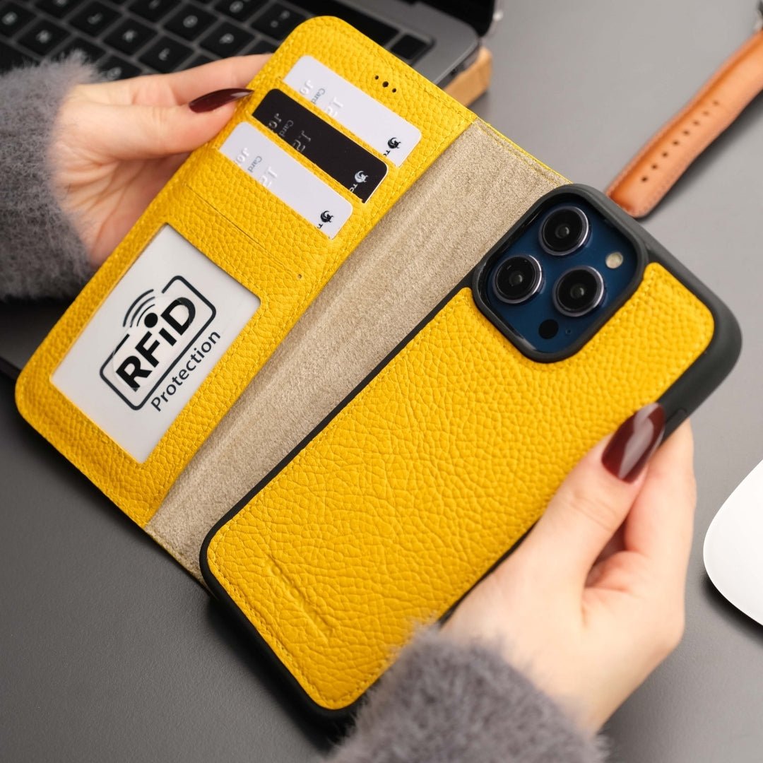 Casper iPhone 17 Pro Max Leather Wallet Case – MagSafe Compatible