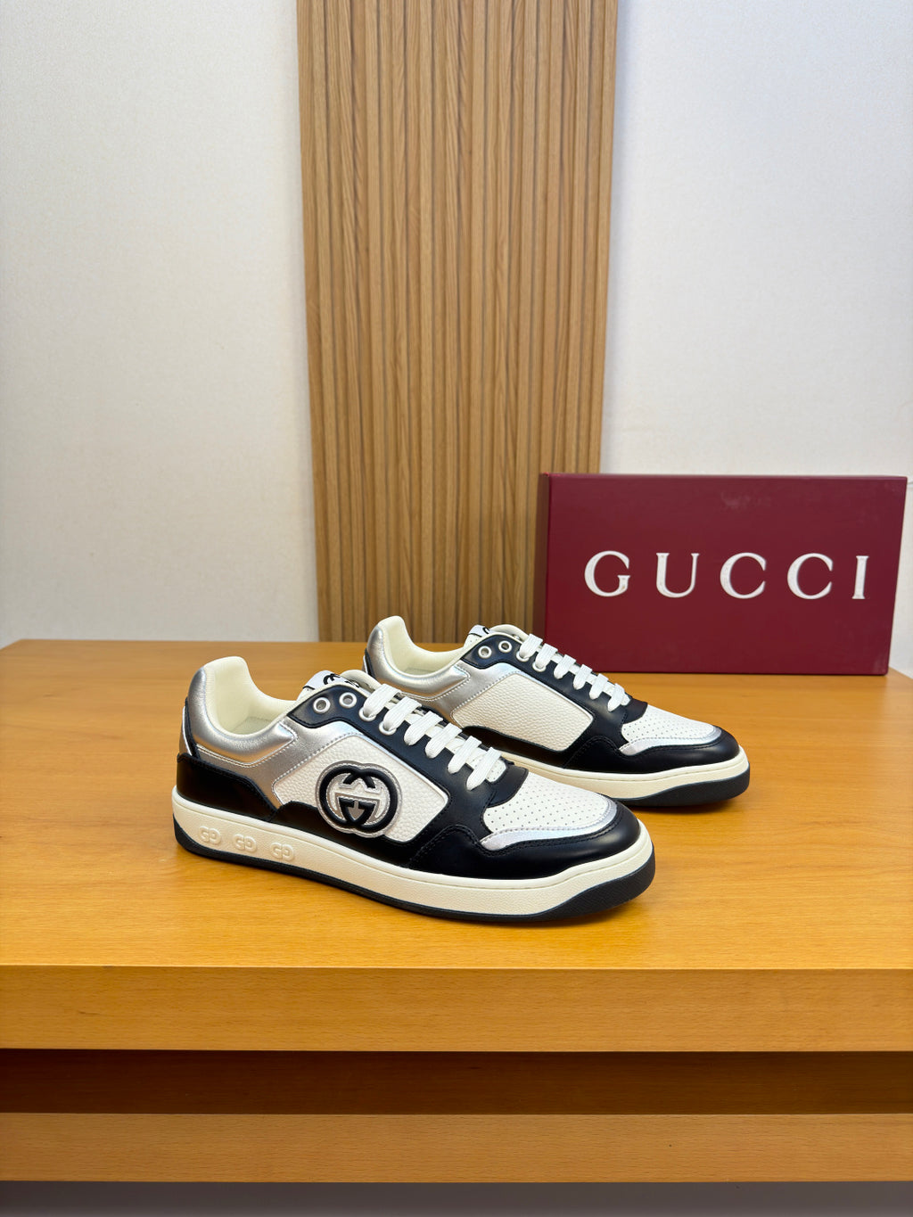 skor  Gucci