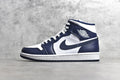 Air Jordan 1 Mid Midnight Navy marinblå vit herr