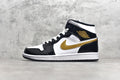 Air Jordan 1 Mid Patent Black Gold lackat svart guld vit herr
