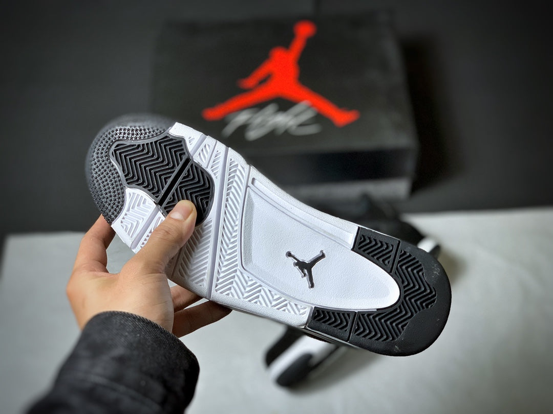 Air Jordan 4 Retro 'Fear' Svart/Vit