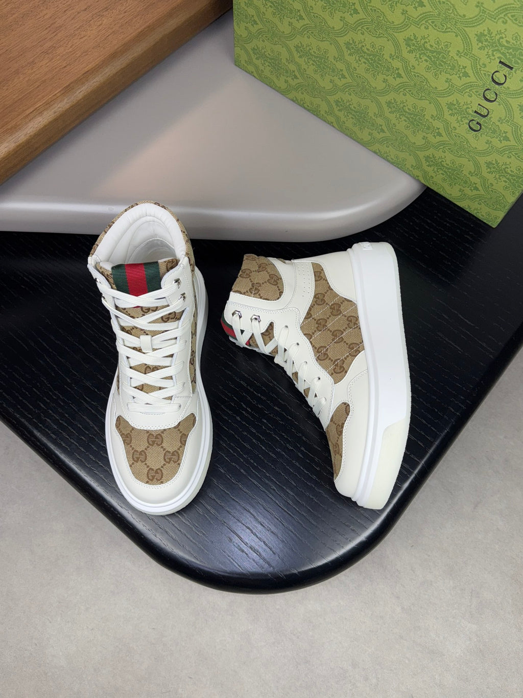 skor  Gucci