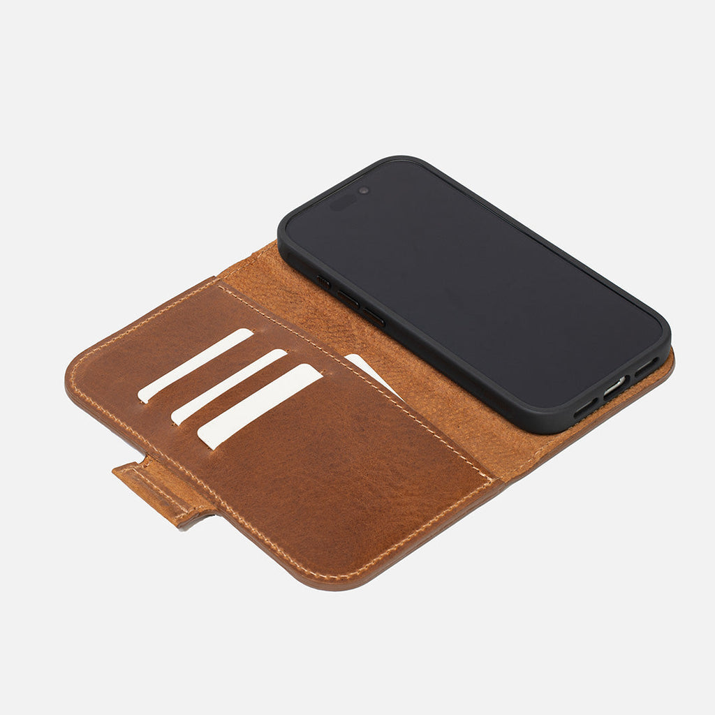 Classic 5.1 Leather Folio Case for iPhone 18 Pro & Pro Max with MagSafe-3
