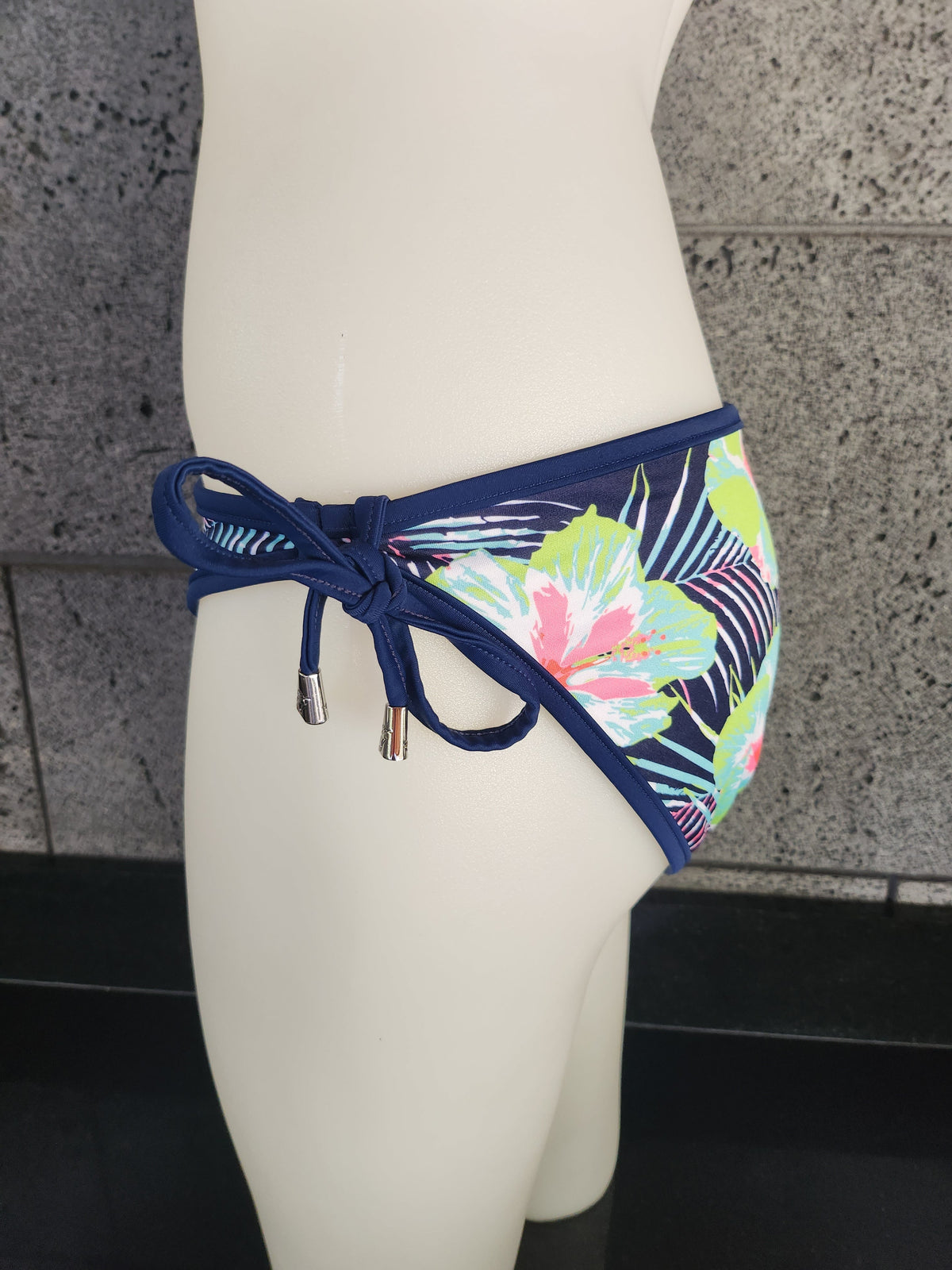 Loco Boutique Blue Flower Reversible