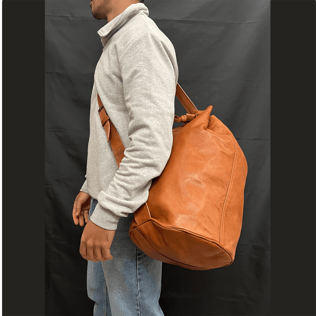 Sling Backpack of leather-3